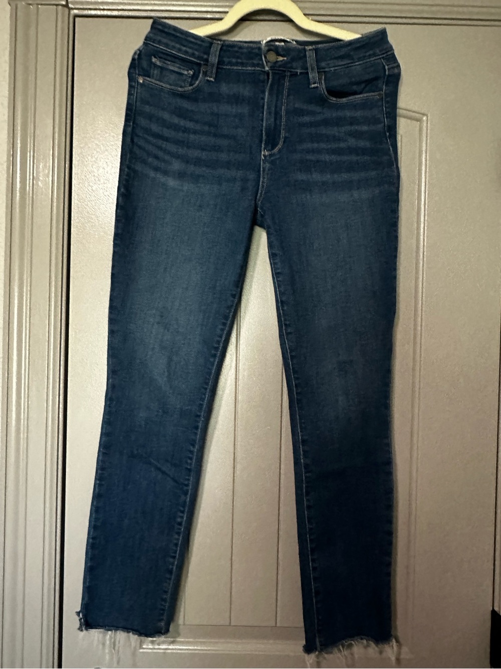 Paige Kylie Crop in dark wash size 30